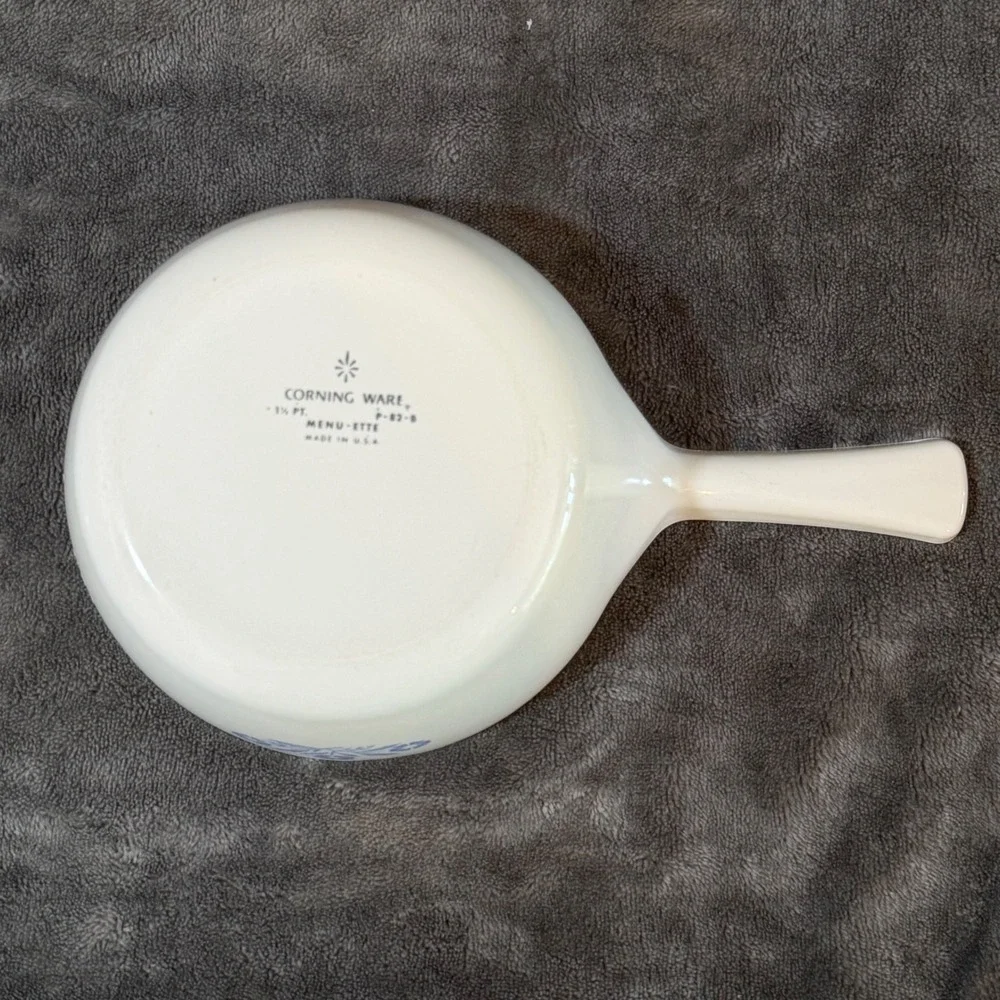 Vintage Corning Ware Blue Cornflower Menu-Ette P-82-B 1.5 Pt Saucepan with Lid‎